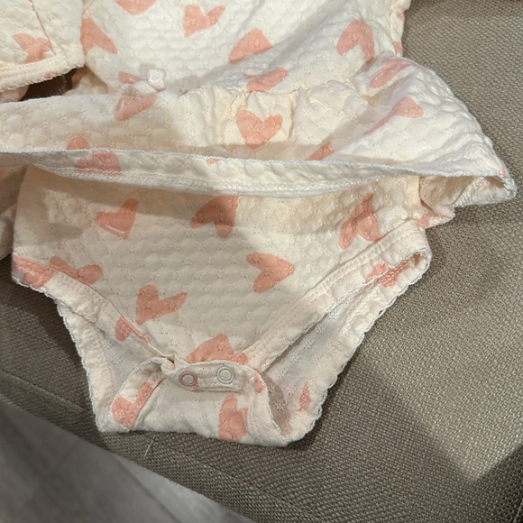 Onesie, heart, long sleeve, dress with bonnet - Picture 3 of 5